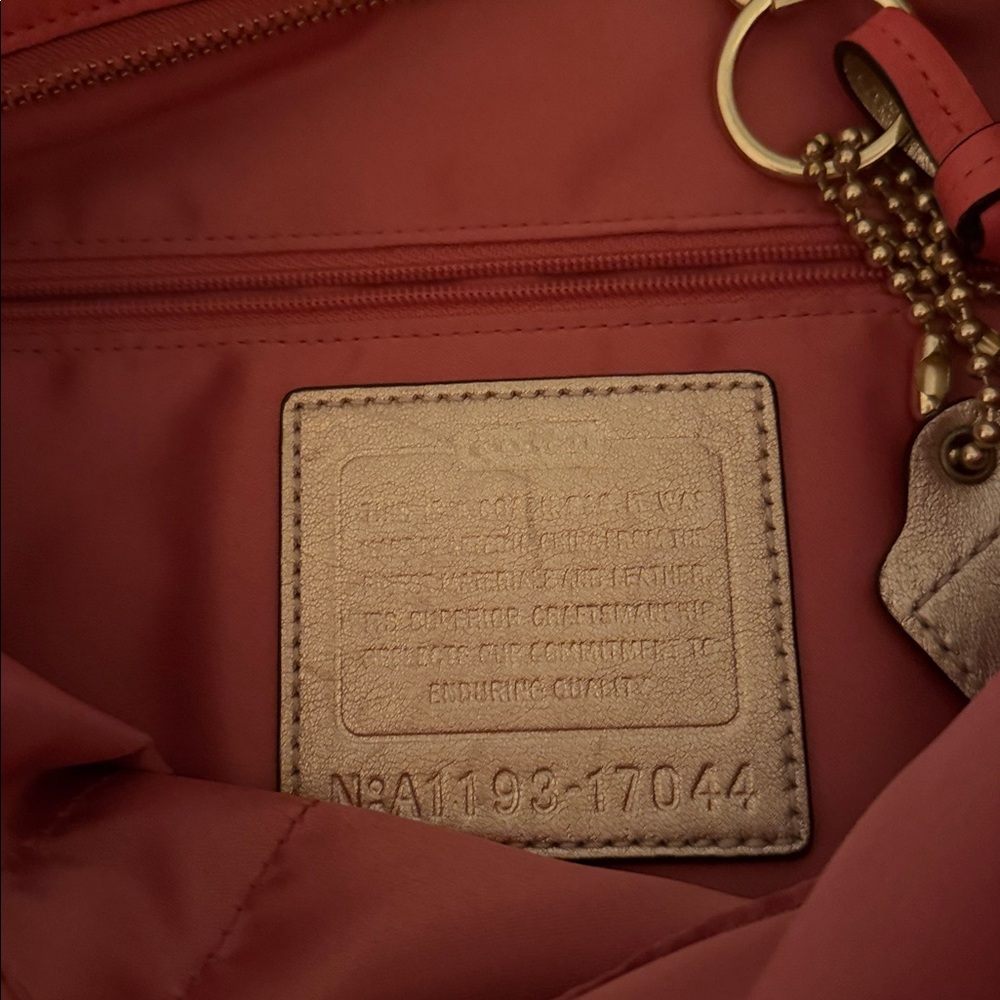 Stylish Coach Pink and Cream Tote Bag - Picture 2 of 4